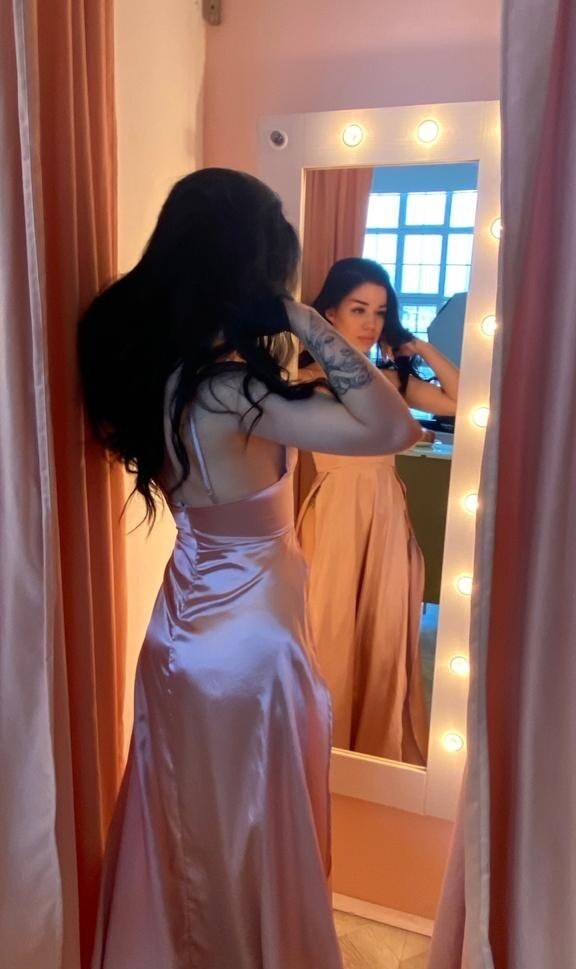 Проститутка Питера Марина с 2 размером груди предлагает интим услуги у метро Сенная Площадь  +7(981)136-33-84 