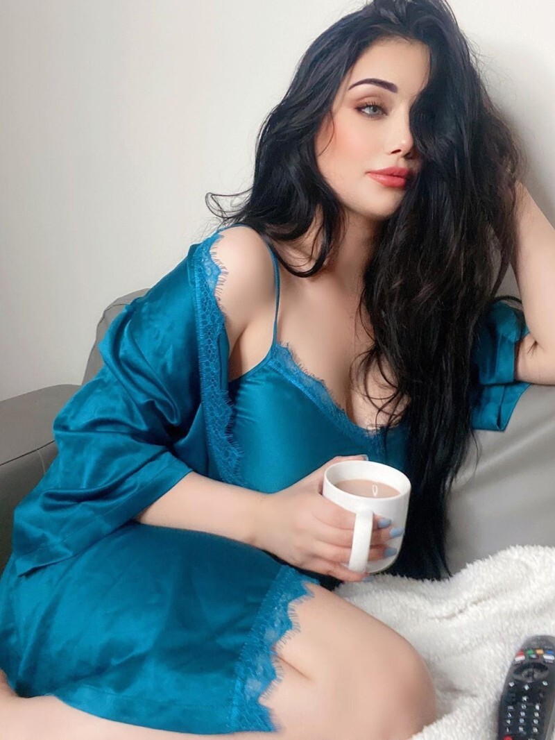 Проститутка Питера Машуля с 4 размером груди предлагает интим услуги у метро Площадь Восстания  +7(911)263-23-04 