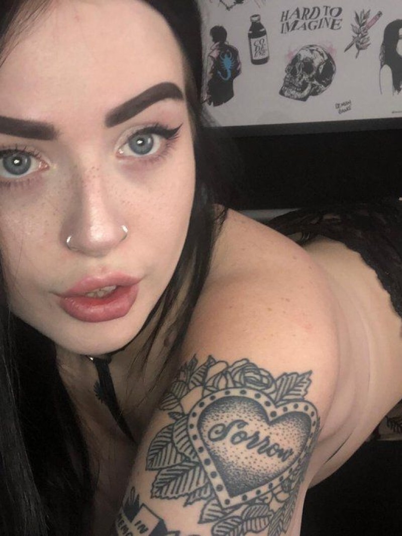 Проститутка Питера Ника с 1 размером груди предлагает интим услуги у метро Московская  +7(981)136-33-84 - фото 3